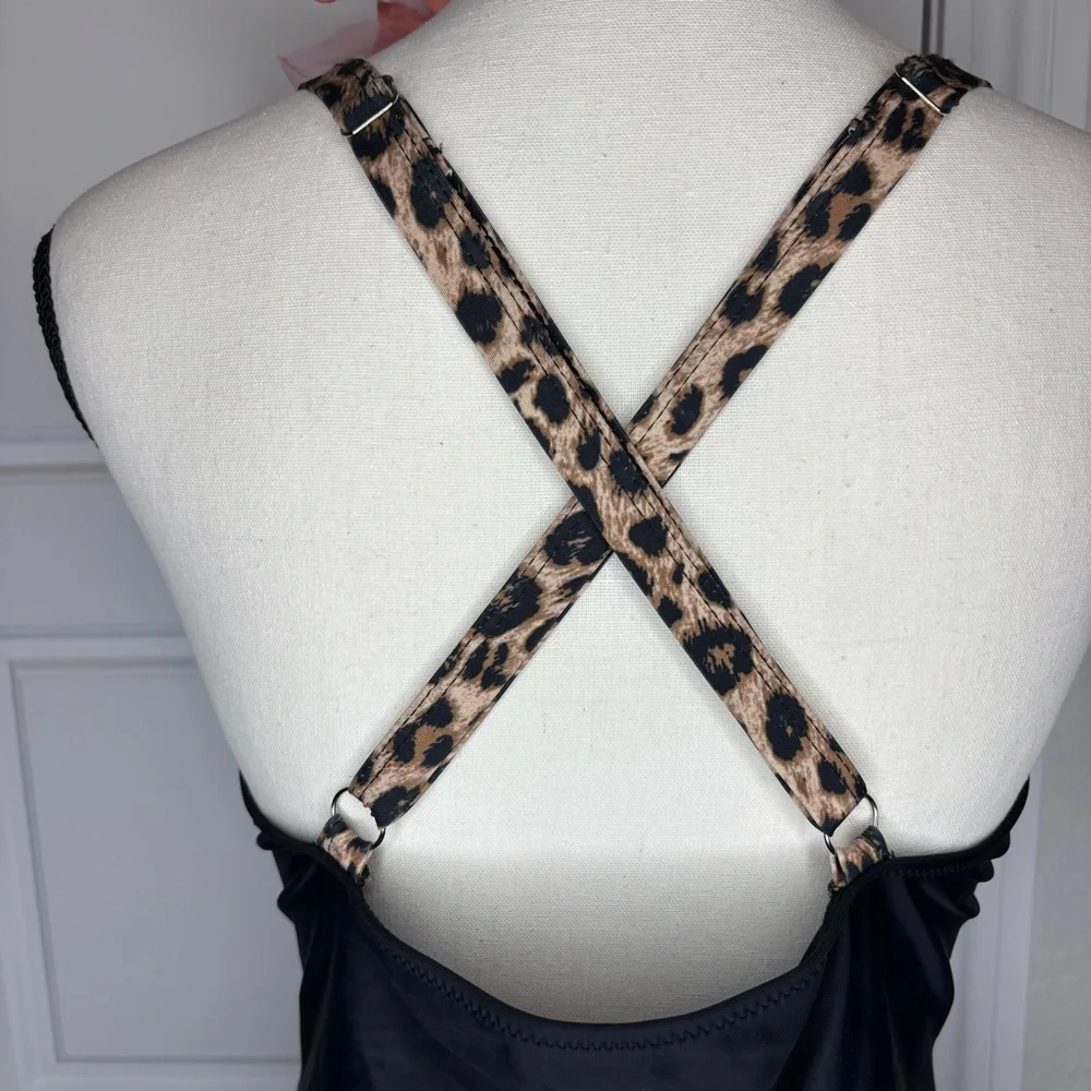 Super Cute Cutout One Piece Swimsuit with Tummy Control - Picture 7 of 16